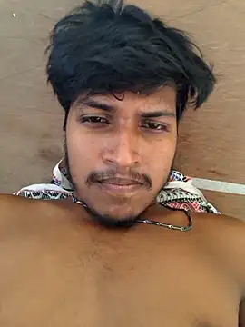 Snapshot of rohanh234 chatting on 10/19/25, 09:23 rohanh234 online show from 10/19/25, 09:23