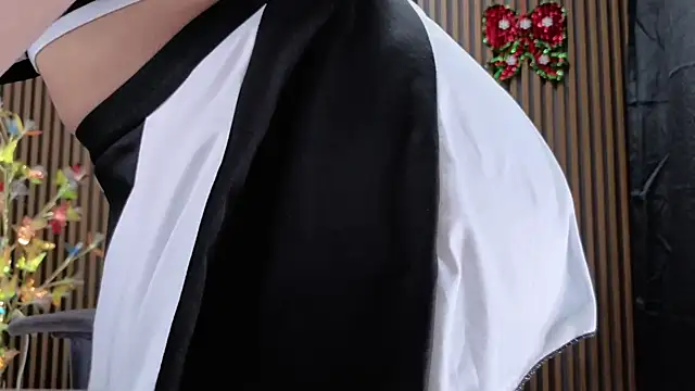 Emy topless online show from 12/22/25, 11:10