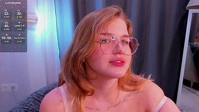 Snapshot of SophieMurrr chatting on 09/25/25, 03:18 SophieMurrr online show from 09/25/25, 03:18