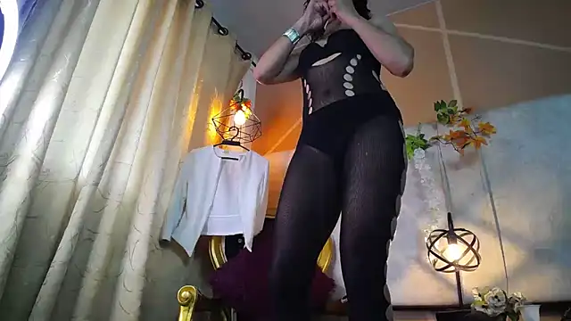 Snapshot of brendaliive chatting on 11/02/25, 11:37 brendaliive online show from 11/02/25, 11:37