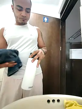 SanChacal5694 online show from 09/10/25, 11:04