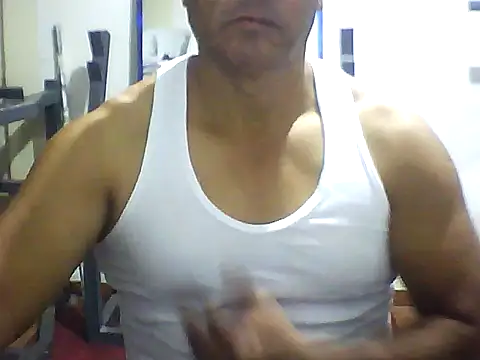 Snapshot of sexigym35 chatting on 10/02/25, 04:05 sexigym35 online show from 10/02/25, 04:05