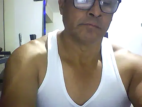 Snapshot of sexigym35 chatting on 09/30/25, 03:45 sexigym35 online show from 09/30/25, 03:45
