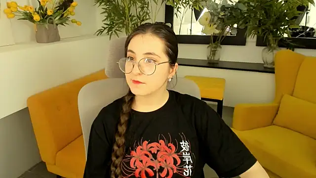 Snapshot of VirtuallVoyant chatting on 11/07/25, 05:01 VirtuallVoyant online show from 11/07/25, 05:01