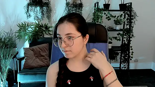 Snapshot of VirtuallVoyant chatting on 12/02/25, 05:42 VirtuallVoyant online show from 12/02/25, 05:42