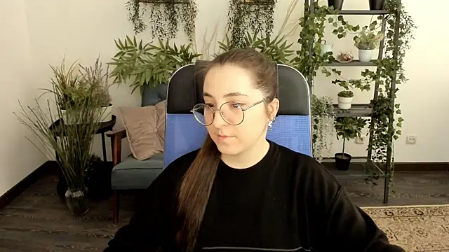 Snapshot of VirtuallVoyant chatting on 11/28/25, 05:07 VirtuallVoyant online show from 11/28/25, 05:07