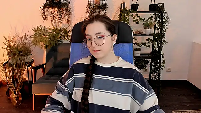 Snapshot of VirtuallVoyant chatting on 12/03/25, 08:14 VirtuallVoyant online show from 12/03/25, 08:14