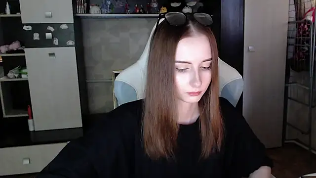 Cutti Crystal online show from 11/11/25, 02:50