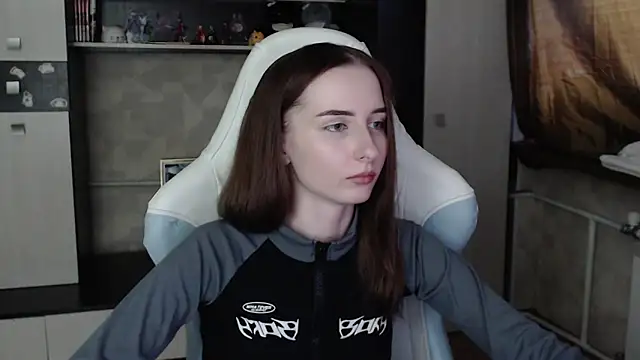 Cutti Crystal online show from 11/04/25, 02:59