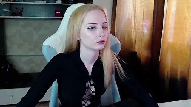 Cutti Crystal online show from 03/25/26, 01:06