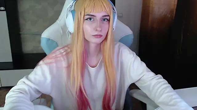 Cutti Crystal online show from 02/17/26, 03:15