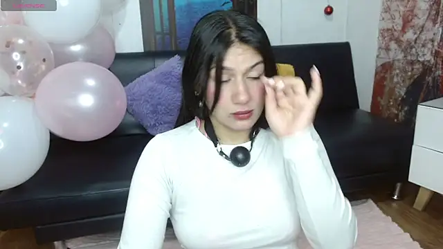 gigi gilt  online show from 12/18/25, 04:17