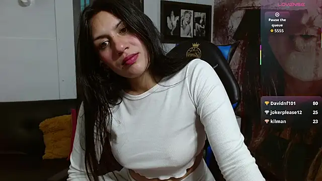 gigi gilt  online show from 10/05/25, 04:20