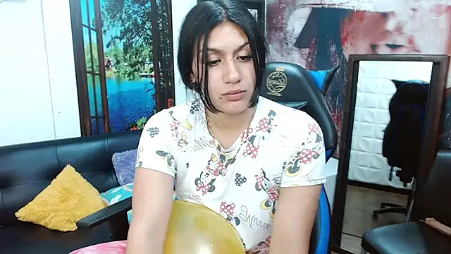 gigi gilt  online show from 04/05/26, 04:57