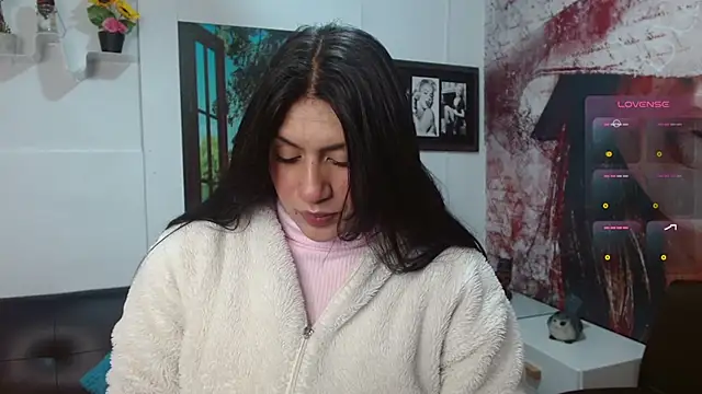 gigi gilt  online show from 11/09/25, 04:05