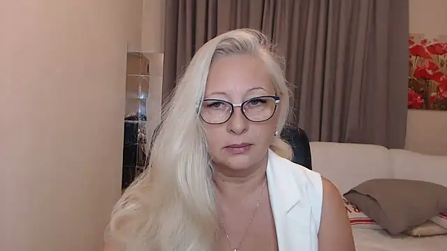 ValeriaSharm online show from 11/08/25, 11:47