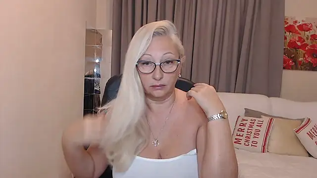 ValeriaSharm online show from 10/23/25, 10:25