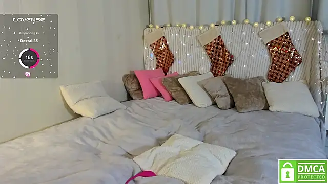 Kelly Mott online show from 12/17/25, 01:54