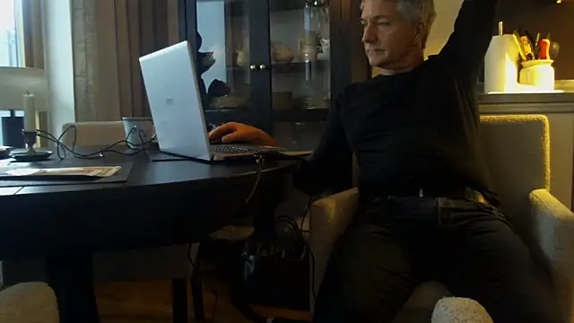 Swegay12-Exhi online show from 01/06/26, 11:47