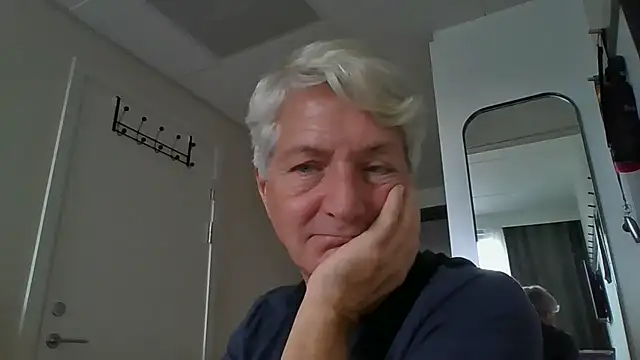 Swegay12-Exhi online show from 10/05/25, 01:13