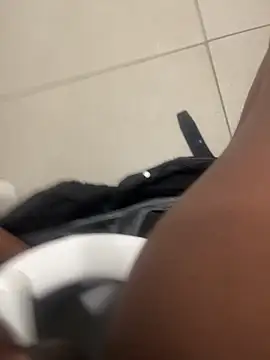 kamo012000 online show from 04/24/26, 11:56