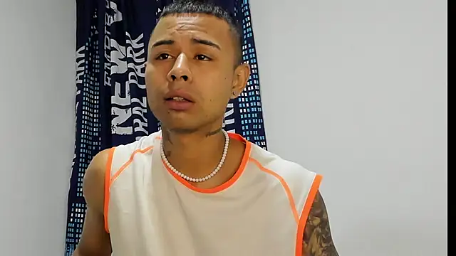  Logan Colton  online show from 11/29/25, 01:06