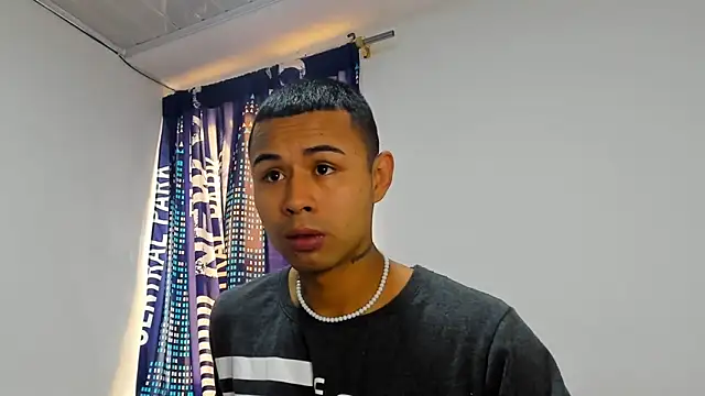 Snapshot of _Logan_Colton_ chatting on 10/11/25, 06:42 Logan Colton online show from 10/11/25, 06:42