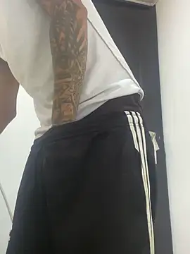  Logan Colton  online show from 03/25/26, 06:29