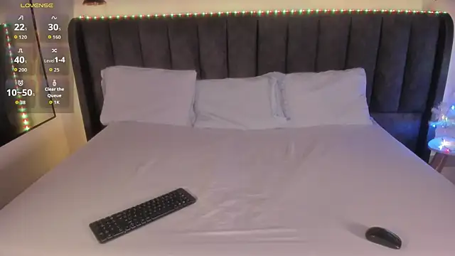 Sophie Smith19  online show from 12/17/25, 04:12