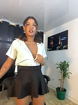 Snapshot of cam11_07 chatting on 11/29/25, 08:42 cam11 07 online show from 11/29/25, 08:42