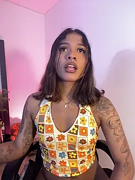 Snapshot of cam11_07 chatting on 11/30/25, 09:26 cam11 07 online show from 11/30/25, 09:26