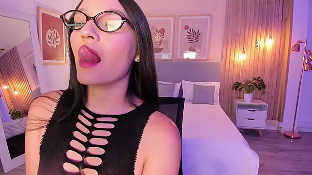 AuroraEvanss online show from 11/29/25, 08:09