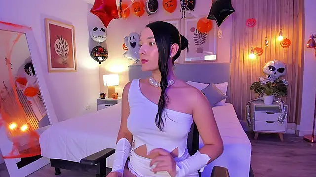 AuroraEvanss online show from 10/27/25, 09:38