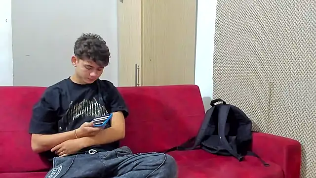 willy sexxx18 online show from 04/17/26, 01:47