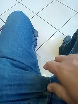 Snapshot of svvagesexyy chatting on 11/12/25, 07:34 svvagesexyy online show from 11/12/25, 07:34