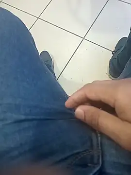 Snapshot of svvagesexyy chatting on 12/20/25, 07:33 svvagesexyy online show from 12/20/25, 07:33