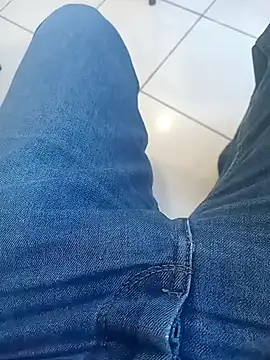 Snapshot of svvagesexyy chatting on 12/18/25, 07:46 svvagesexyy online show from 12/18/25, 07:46