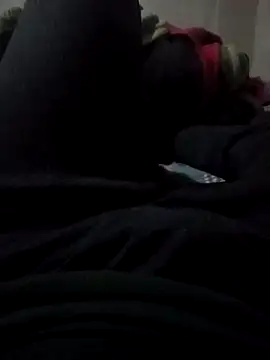 Snapshot of svvagesexyy chatting on 12/13/25, 08:04 svvagesexyy online show from 12/13/25, 08:04