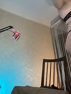 Snapshot of CrazyPinky chatting on 10/02/25, 05:38 CrazyPinky online show from 10/02/25, 05:38