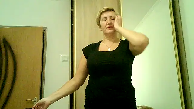 Dana4921 online show from 11/18/25, 03:04