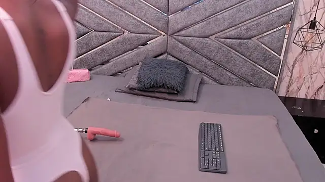 SASHA BROWNIE   online show from 01/10/26, 07:31