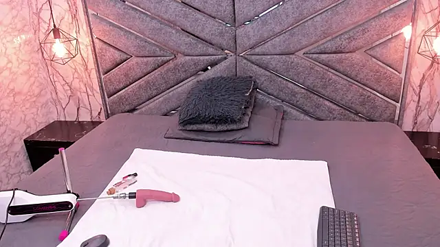 Snapshot of SASHA_BROWNIE__ chatting on 11/15/25, 07:51 SASHA BROWNIE online show from 11/15/25, 07:51