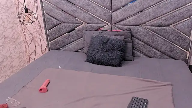 SASHA BROWNIE   online show from 03/24/26, 07:25