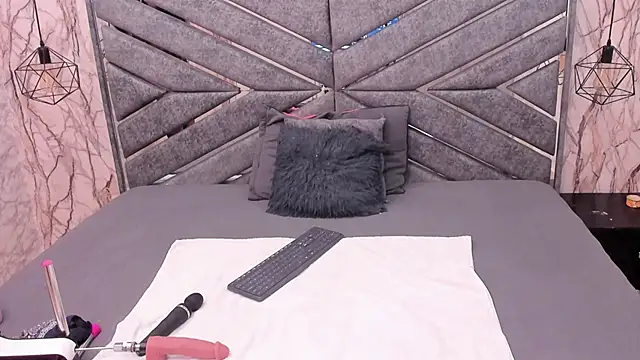 SASHA BROWNIE   online show from 03/27/26, 07:48