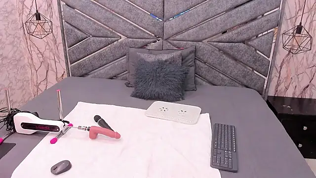 SASHA BROWNIE   online show from 03/12/26, 07:29