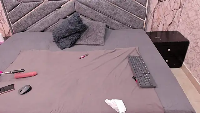 SASHA BROWNIE   online show from 01/06/26, 07:51