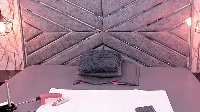 Snapshot of SASHA_BROWNIE__ chatting on 11/16/25, 07:40 SASHA BROWNIE online show from 11/16/25, 07:40