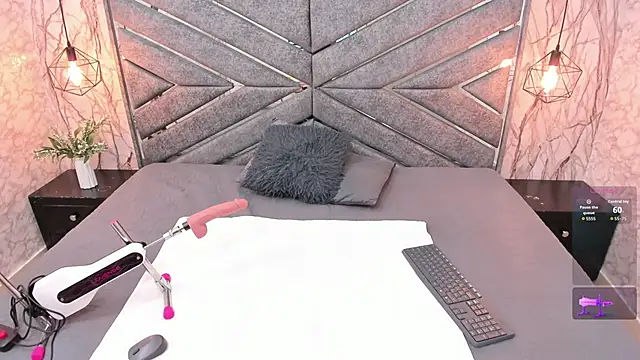 Snapshot of SASHA_BROWNIE__ chatting on 09/15/25, 08:31 SASHA BROWNIE online show from 09/15/25, 08:31