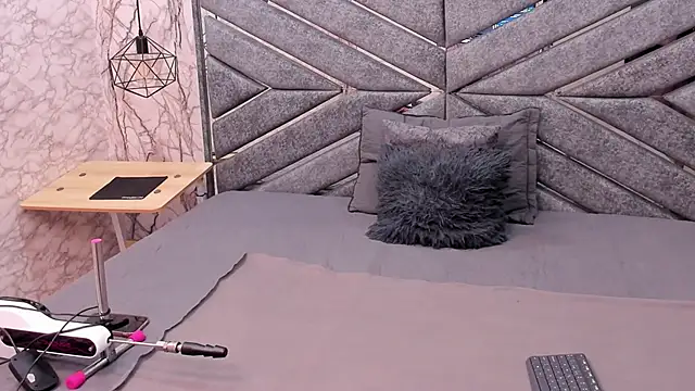 SASHA BROWNIE   online show from 02/12/26, 07:35