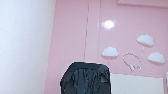 Taylorsmitth  online show from 11/03/25, 11:58